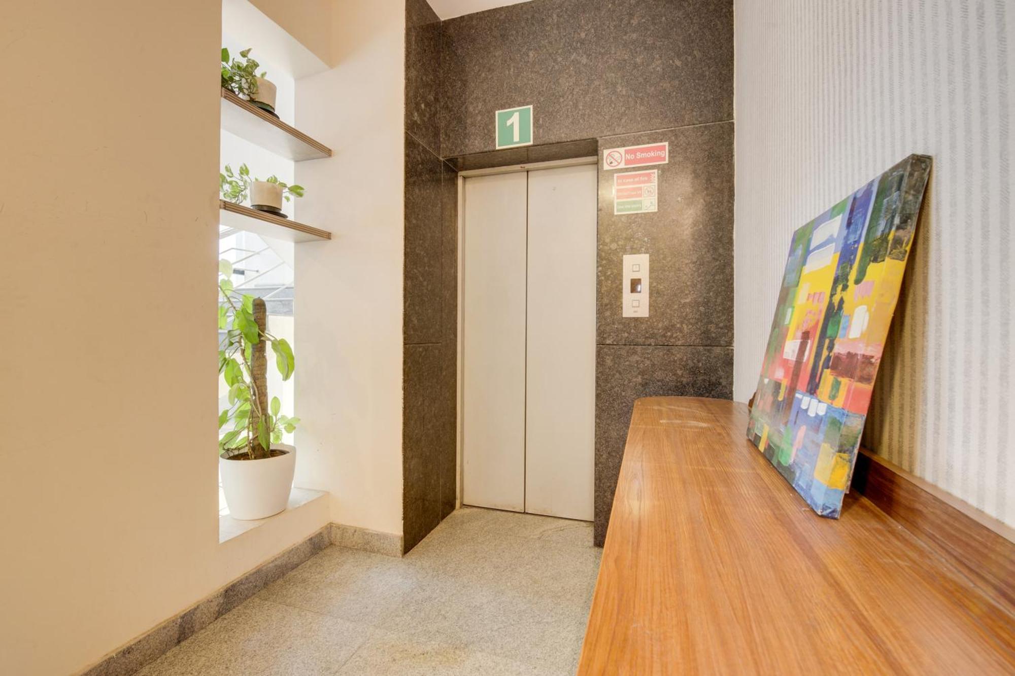 Super Townhouse Hbr Layout Bangalore Exterior foto